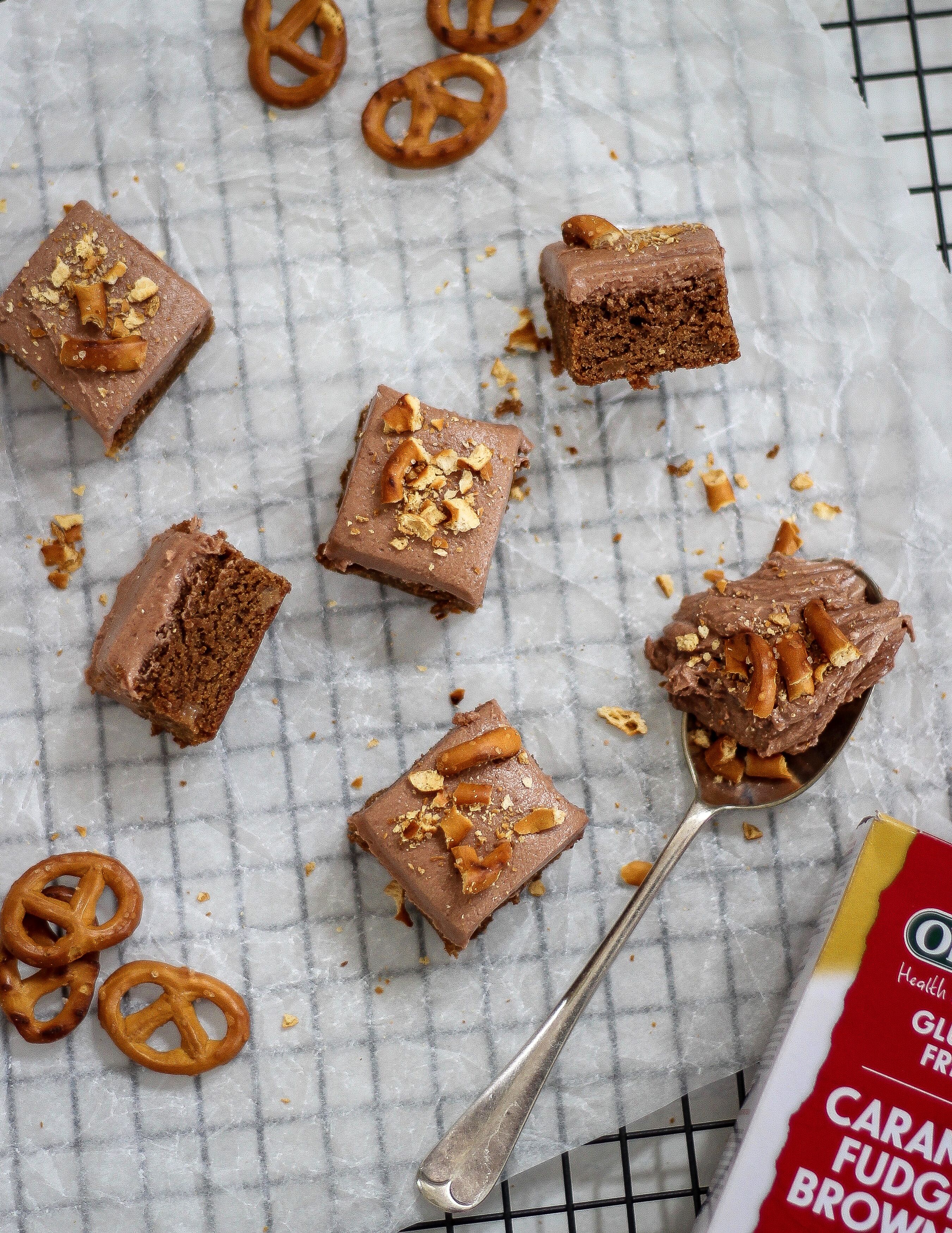 Caramel Fudge Brownie met gezouten chocolade topping  