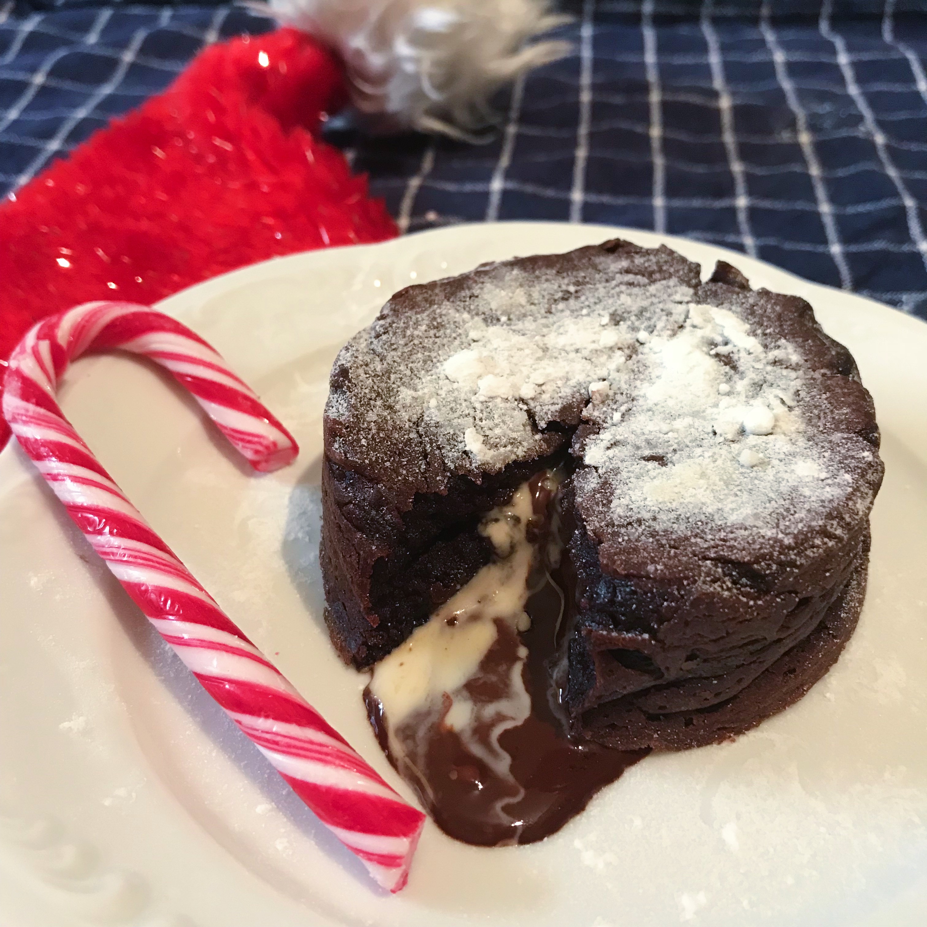 Vegan chocolate molten lavacake